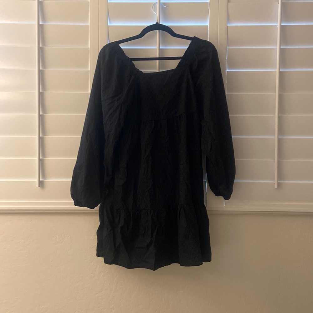 Black shift dress with balloon long sleeve